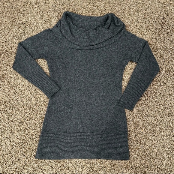 Athleta Cashmere Gray Cowl Neck Sweater size medium - Picture 4 of 11